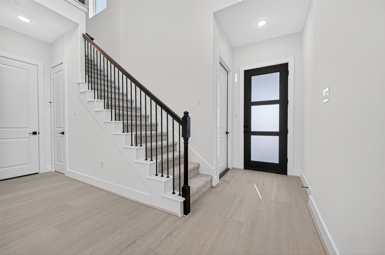Foto principal - 4330 Avron Dr