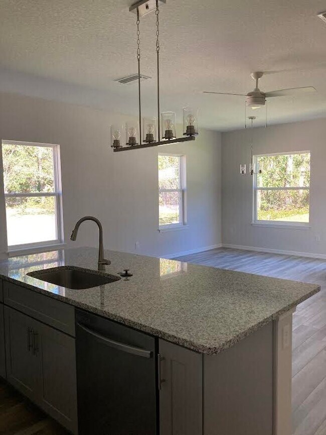 Foto del edificio - Newly Built Duplex in Beautiful Pine Lakes