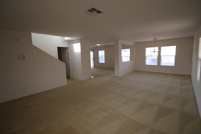 Building Photo - Spacious 3-Bedroom Home in Northwest Las V...