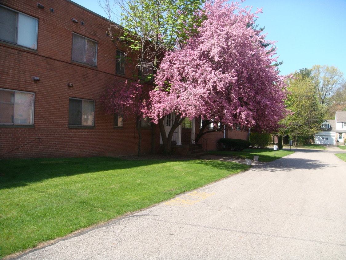 Heights Garden Apartments Apartments in Cleveland Heights, OH