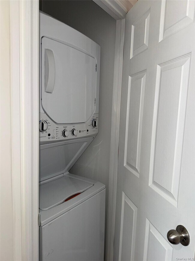 Foto del edificio - 2414 Snyder Ave