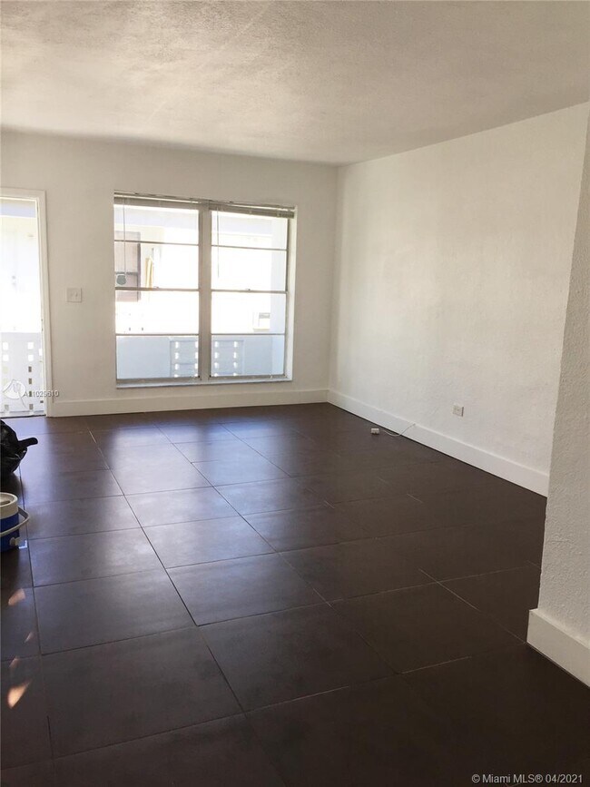 Foto del edificio - 1794 Normandy Dr