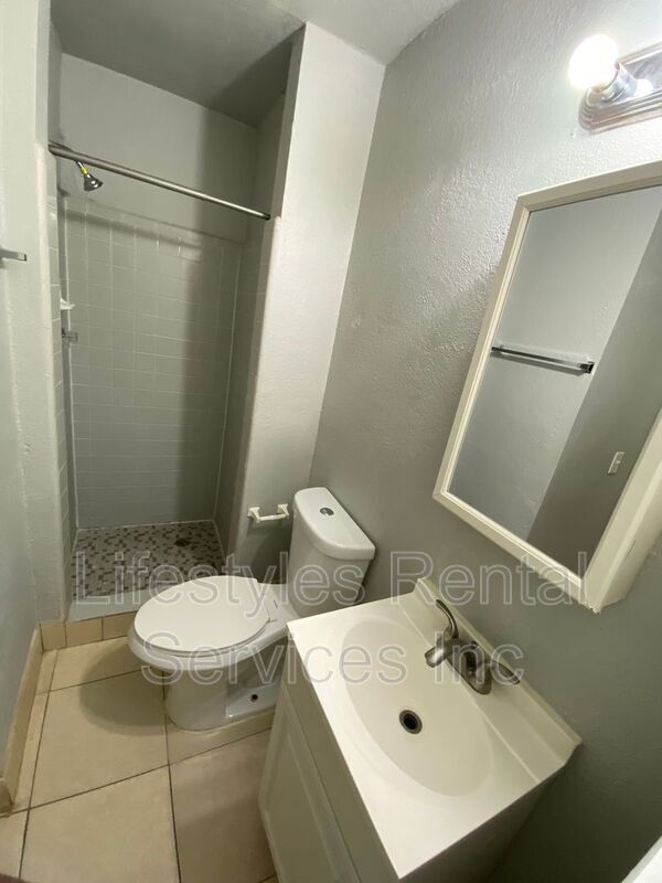 Building Photo - 6724 Cherbourg Ave S