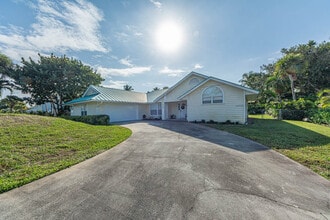 Building Photo - 2225 Silver Sands Ct