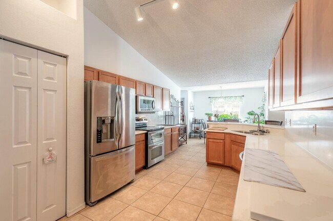 Foto del edificio - 46 Pickering Dr