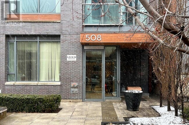 Photo du bâtiment - 508 Wellington St W