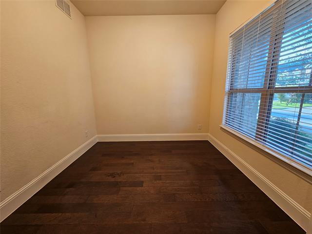 Building Photo - 3009 Hurstwood Dr