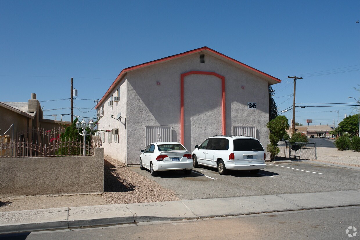 Building Photo - 1845 Harding St