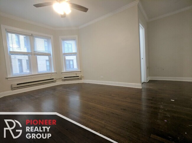 Foto del edificio - 3814 N Greenview Ave