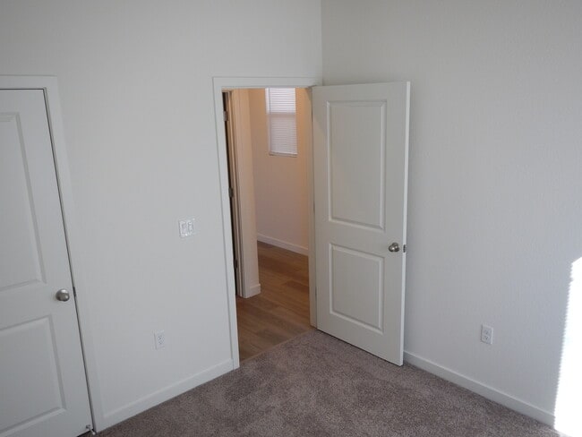 Building Photo - 3613 Misty Lake Dr