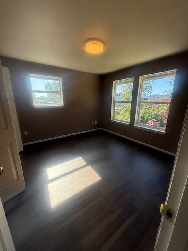 Foto del edificio - Beautiful West Eugene Home