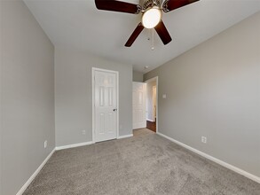 Building Photo - 4002 Old Pine Grove Dr