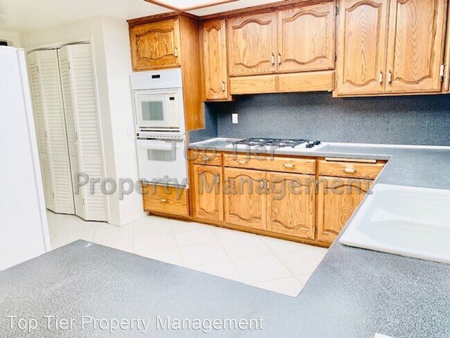 Building Photo - 3 br, 2 bath House - 4023 Via Serra