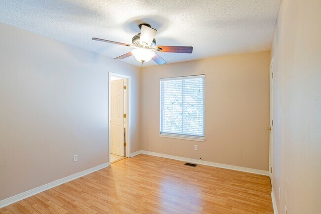 Foto del edificio - Great Townhouse in Central Pensacola
