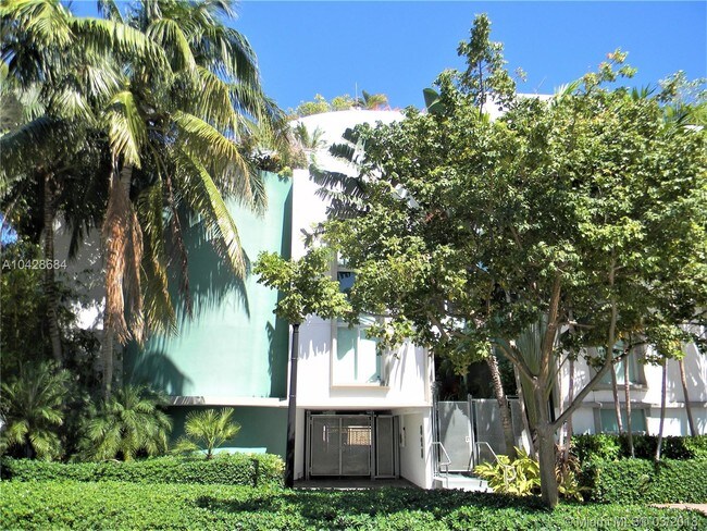 Building Photo - 828 3rd St