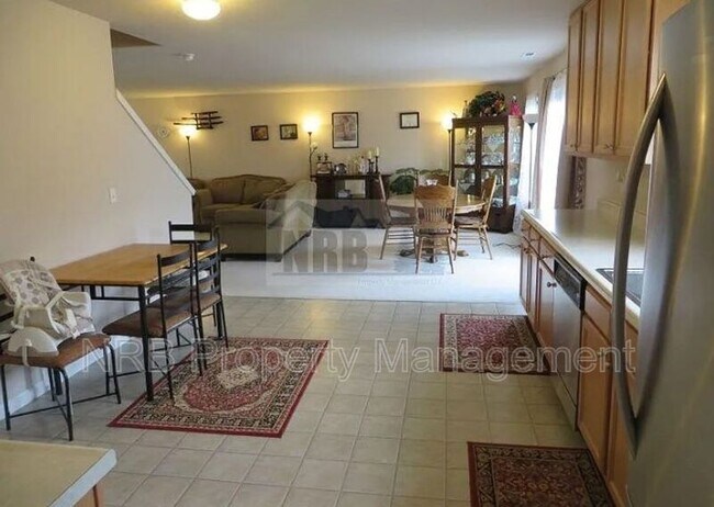 Foto del edificio - 17906 Silver Creek Ave E
