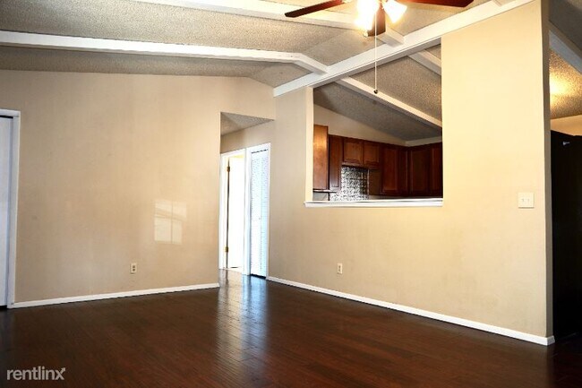 Building Photo - 5 br, 2 bath House - 3013 Pinnacle Dr