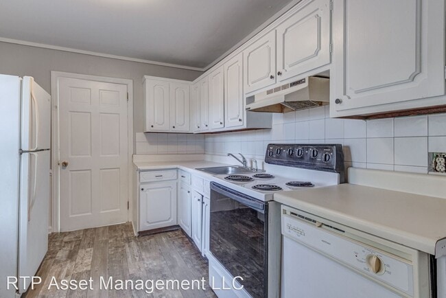 Building Photo - 2 br, 1 bath House - 110 Turner St