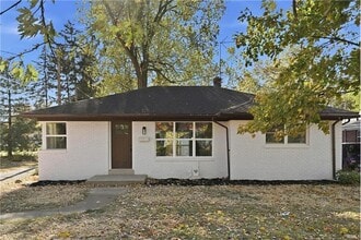 Building Photo - 1020 Northlawn Dr