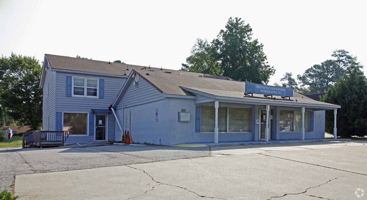 Building Photo - 13656 Warwick Blvd