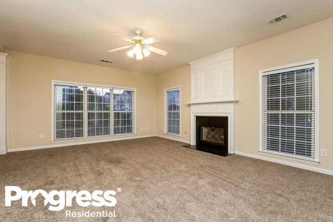 Building Photo - 4425 Ridgefair Dr