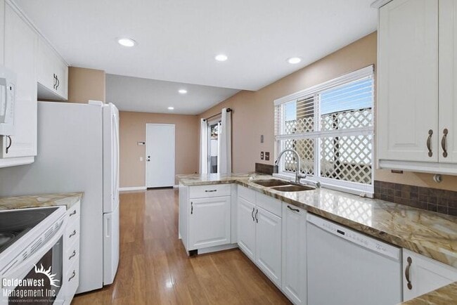 Foto del edificio - Beautiful 3Bdm 2Ba Home with Scenic Views in Rancho Peñasquitos!