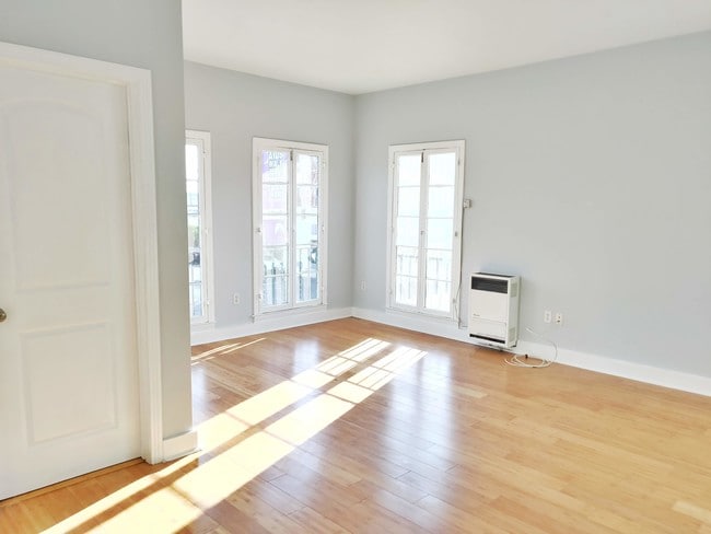 Building Photo - 5139 Melrose Avenue