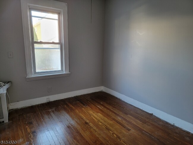 Building Photo - 162 Mahar Ave
