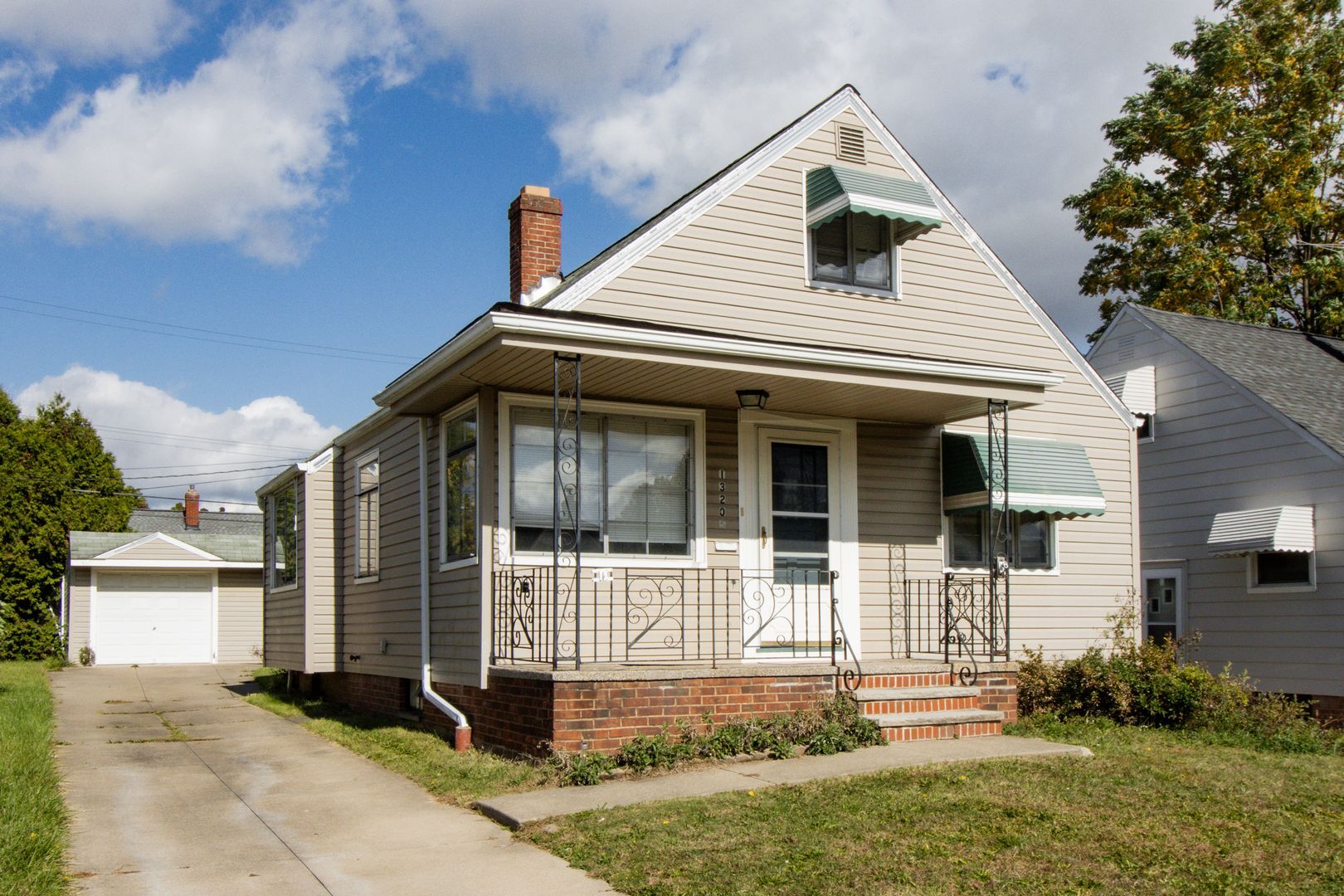 13205 Havana Rd Garfield Heights, OH 44125 – photo 2