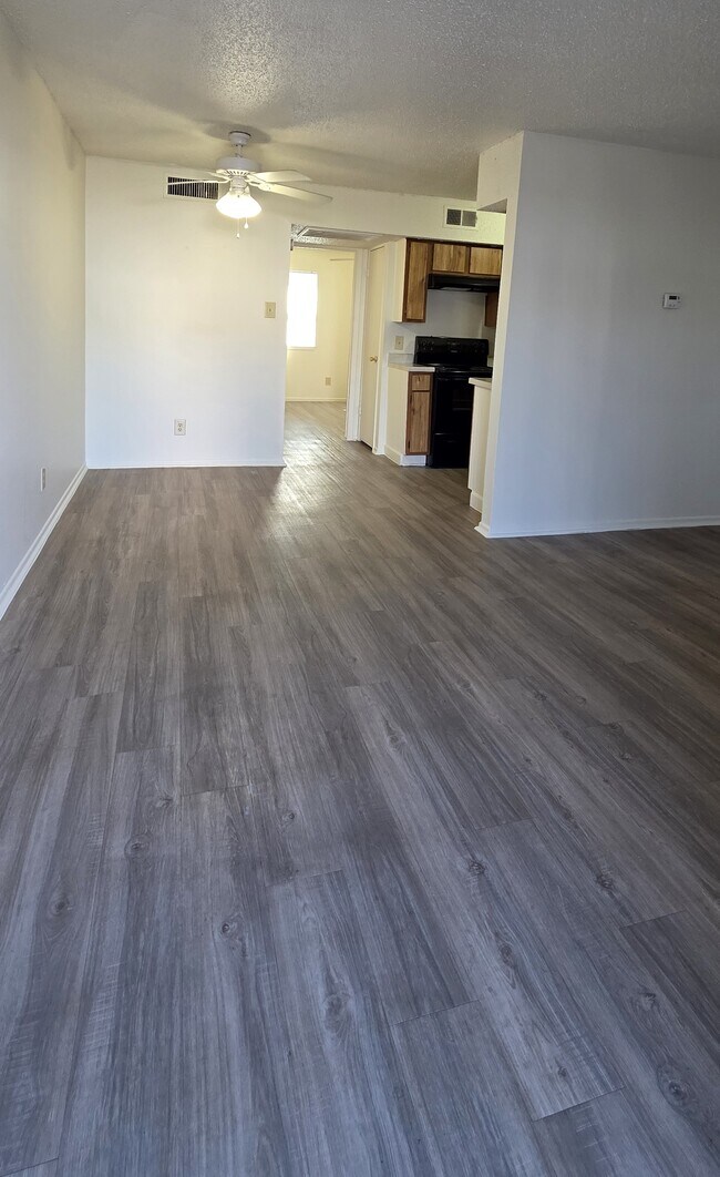 Sala de estar/comedor - La Casa Apartments