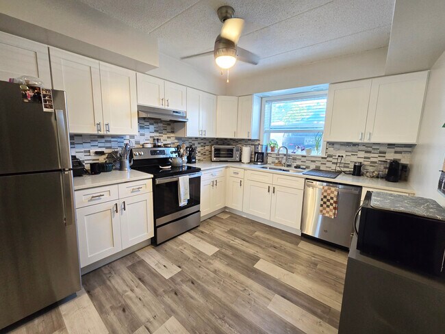 kitchen - 209 Kimbell Ave