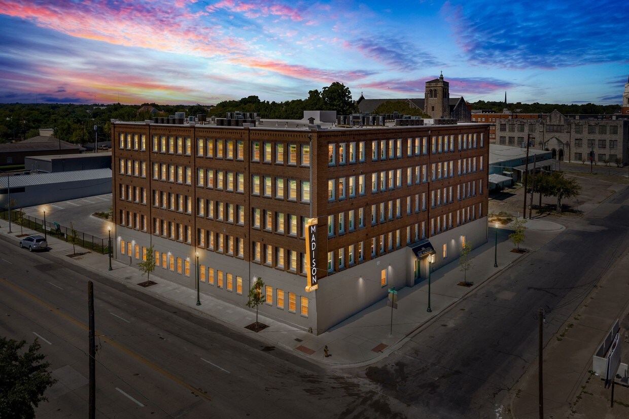 Foto principal - 1307 Austin Ave