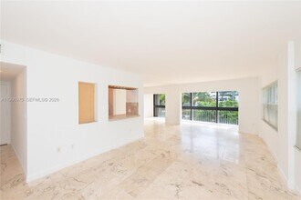 Building Photo - 590 Ocean Dr