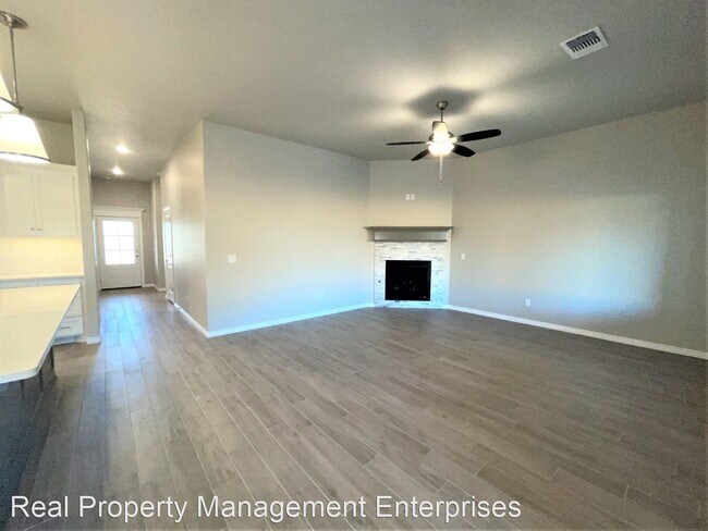 Foto del edificio - 3 br, 2.5 bath House - 3801 Standing Rock Ave