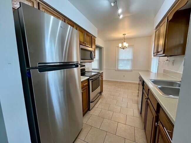 Building Photo - 2451 Meadows Lndg