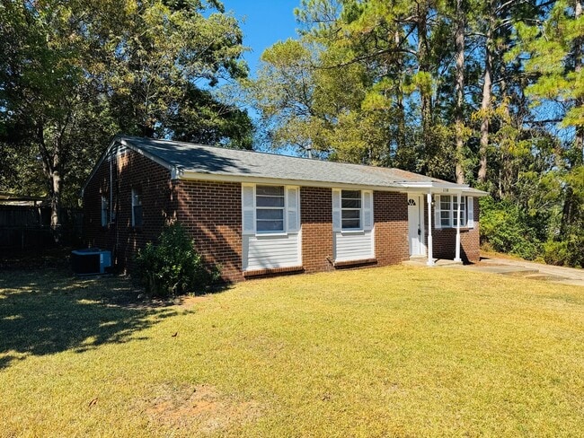 Foto del edificio - Charming 3-Bedroom Corner Lot Home!