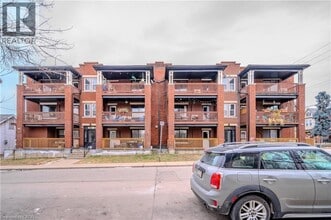 Building Photo - 43 Albert St