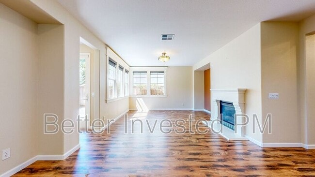 Building Photo - 2159 Nectarine Dr
