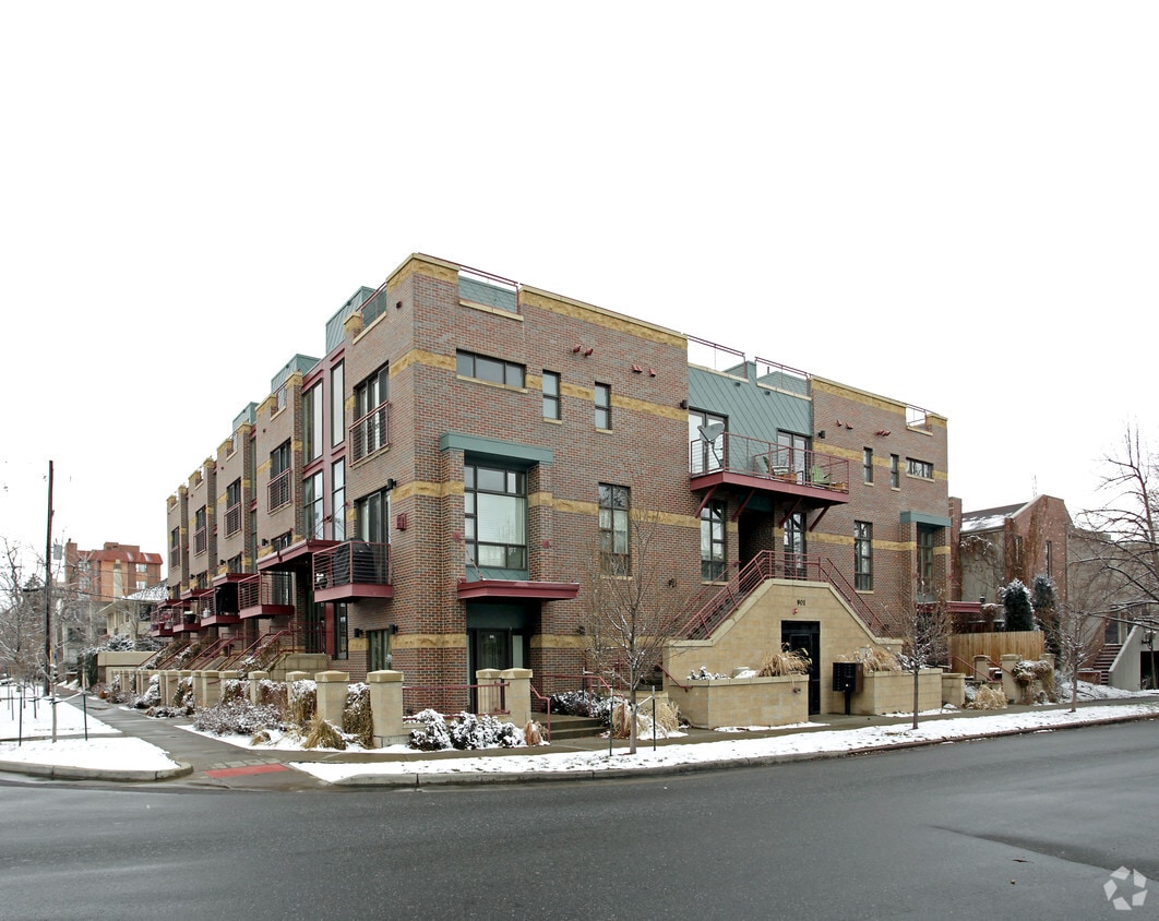 Washington Street Townhomes Apartments in Denver, CO