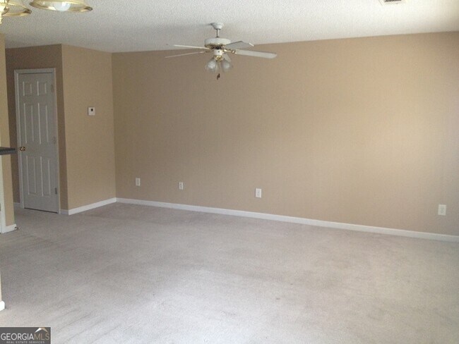 Foto del edificio - 7154 Georges Way