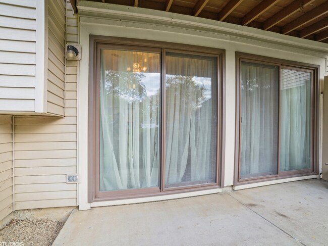 Foto del edificio - 743 Sterling Ct