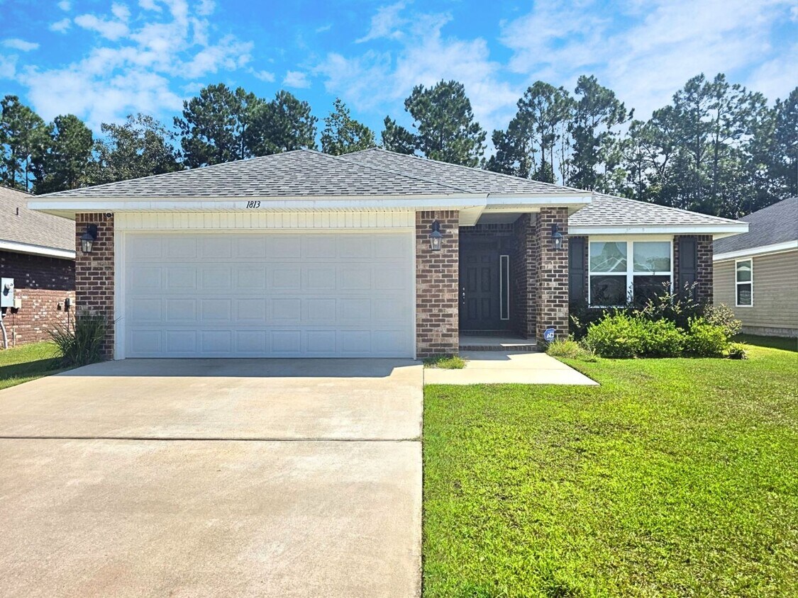 Primary Photo - Spacious 4BR Home Near Navy Federal & UWF ...
