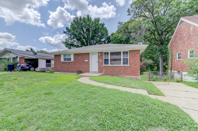 Building Photo - 8922 Marcella Ave