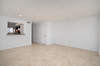 Building Photo - 7902 Grove Ridge Dr