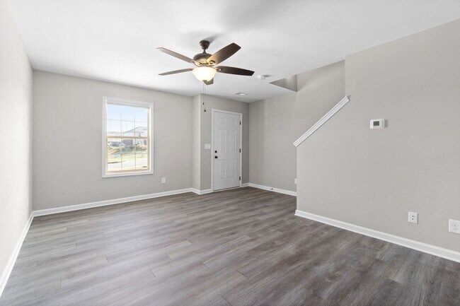 Building Photo - 499 Palmer Dr