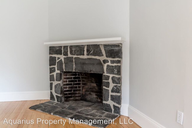 Building Photo - 4 br, 1.5 bath House - 196 Maine Ave