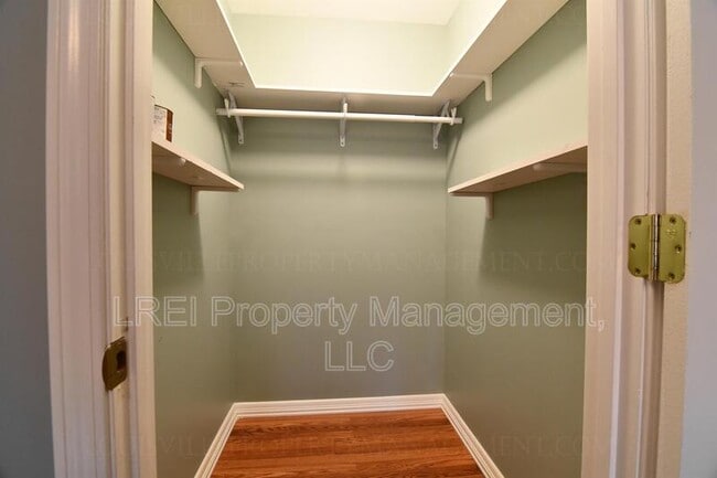 Building Photo - 953 Ellison Ave