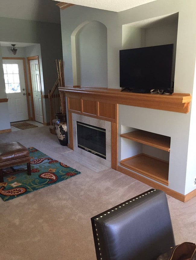 Building Photo - 811 Burr Oaks Dr