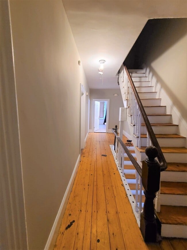 Photo - 38 Gardner St (Boston, MA) Townhome