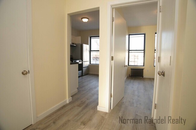 Building Photo - 157-17 Rockaway Blvd